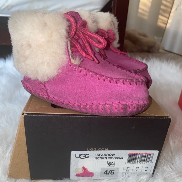 BABY GIRL UGG’S MOCCASINS